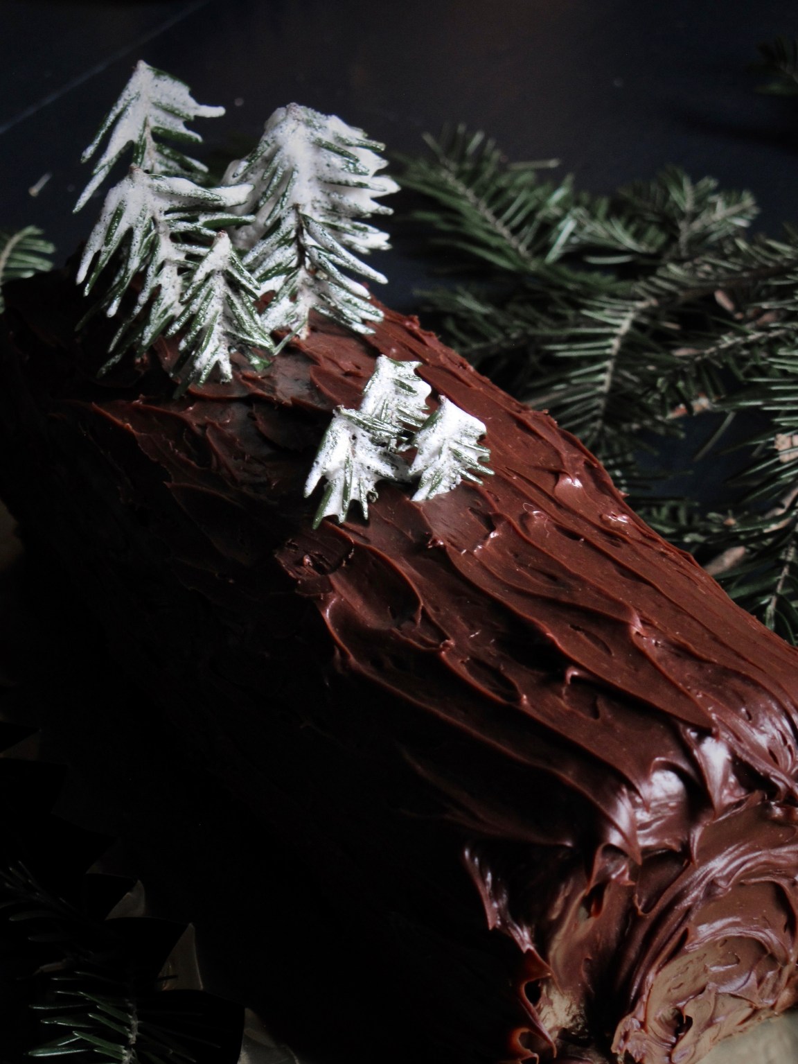 22 Les Poissonchat’s Wondrous Advent Calendar – The Bûche de&nbsp;Noel