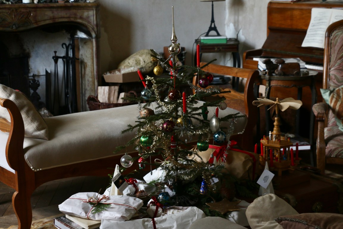 #24 Les Poissonchats Wondrous Advent Calendar – Merry Christmas