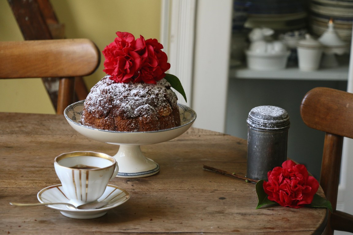 Et Voilà Spring and a Simple&nbsp;Cake
